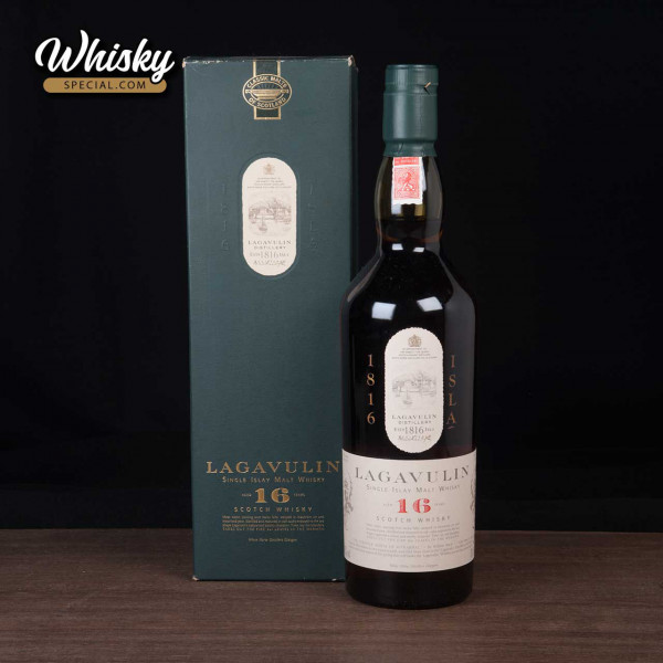 Lagavulin, 16-year-old, White Horse Distillers, front